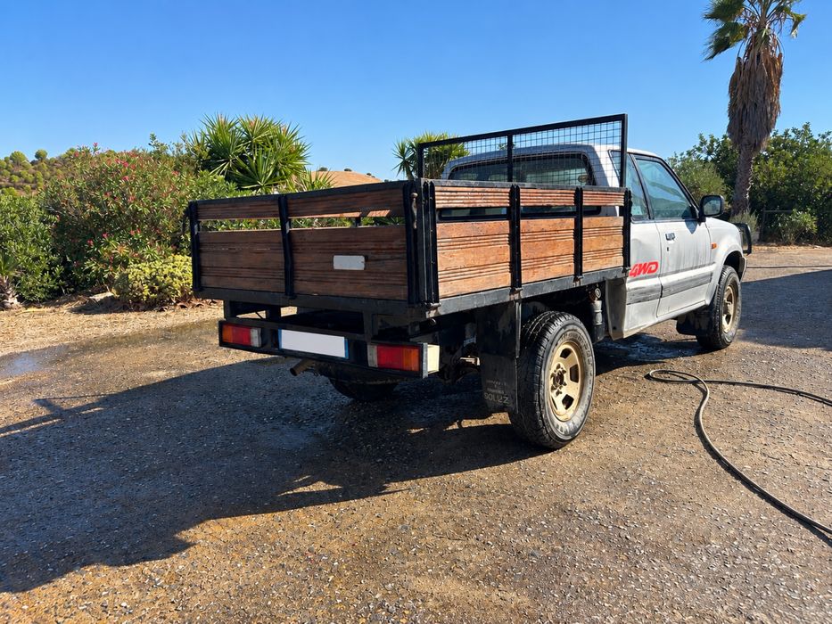 Mazda B2500 pickUp 4x4