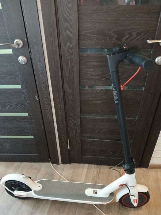Електро самокат Yoo Bee