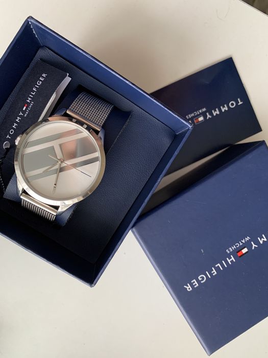 Часы Tommy Hilfiger