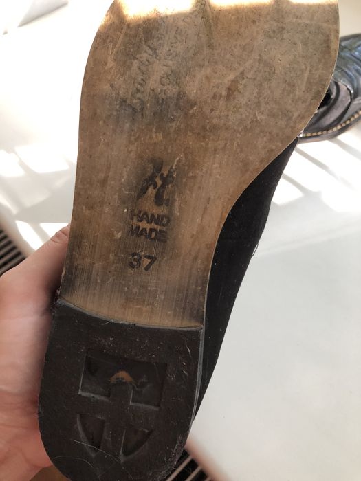 Шкіряні лофери стан нових жіночі