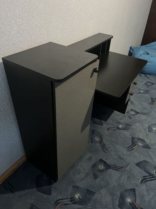 Продам стол письменный