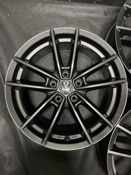 Диски R17 5x112 Et40 7J. Volkswagen Tiguan Passat B8 B7 B6 Jetta Golf Touran Caddy CC Audi Q3 Q2 Skoda Kodiaq Karoq Octavia A8 A7 A5 Superb