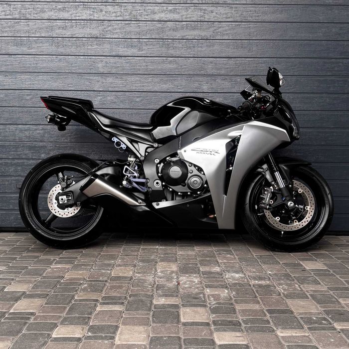 Продам мотоцикл Honda CBR1000RR (0147)
