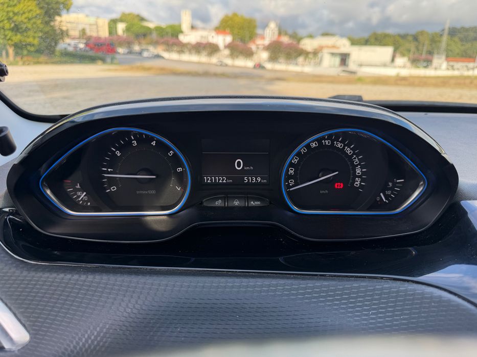 Peugeot 2008 1.2Vti Allure