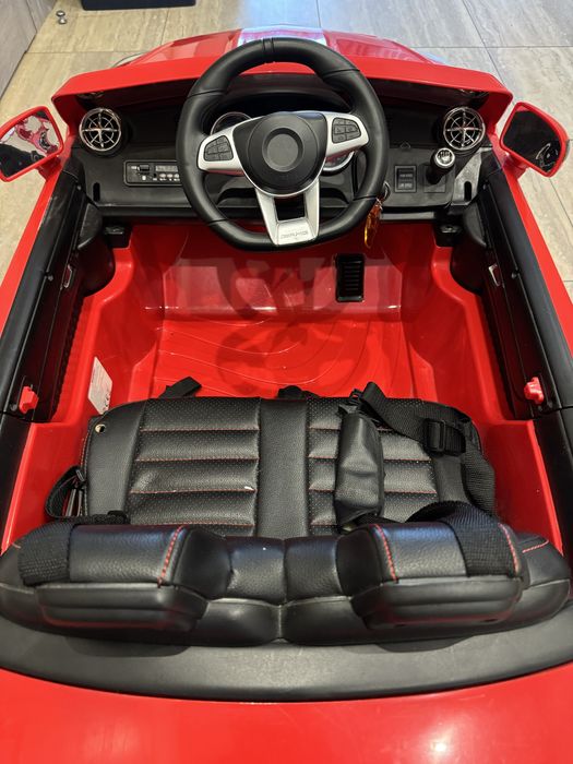 Єлектромобіль Mercedes Benz