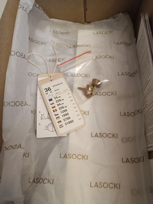 Czółenka skórzane buty szpilki Lasocki 36 beżowe