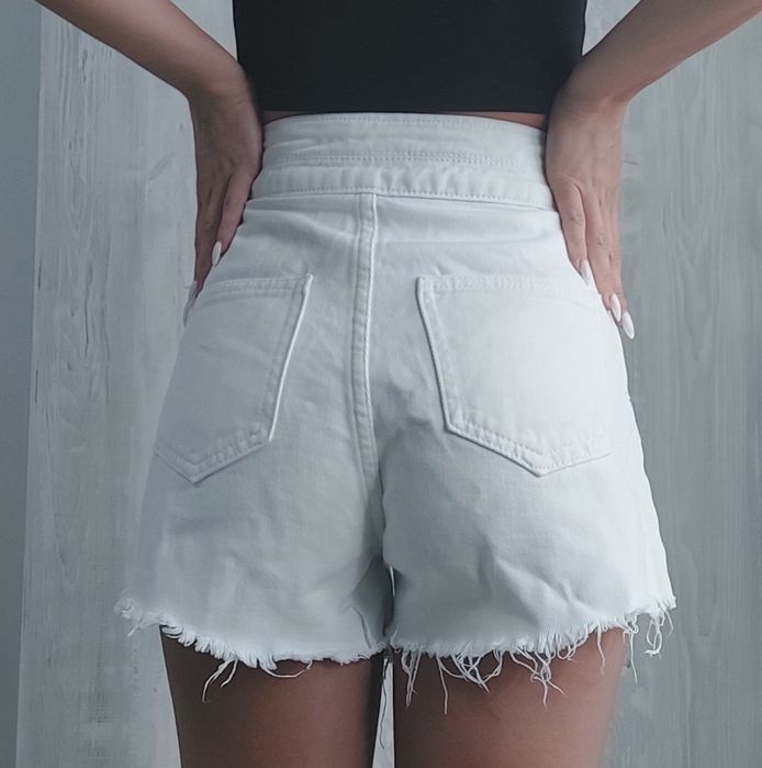 Білі шорти джинсові