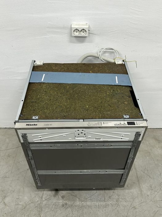 Вбудована посудомийна машина Miele G4990 SCVi