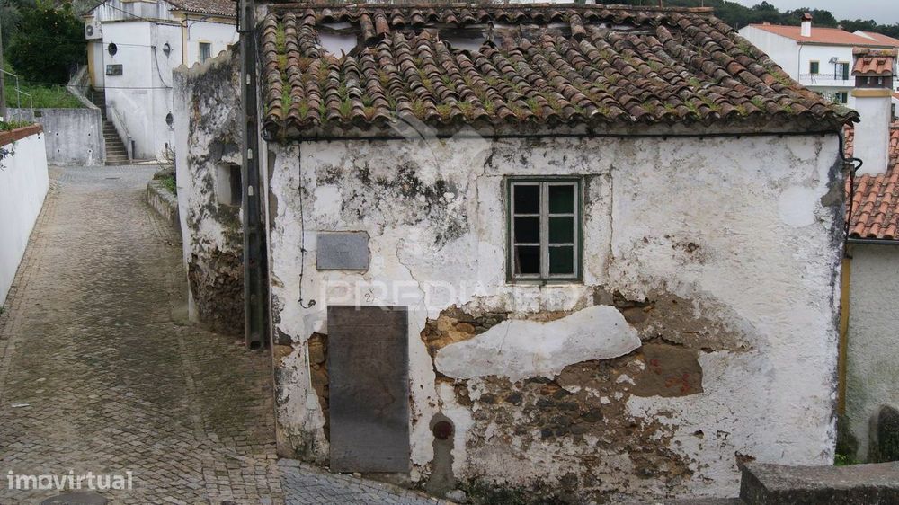 Moradia 2 pisos com quintal Carreiras/Portalegre