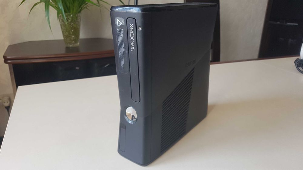 Mega набор XBOX360 Slim FREEBOOT, Kinect+ линза , гарнитура.