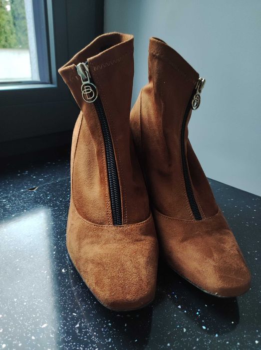 Buty Baldowski, botki zamszowe  karmelowe