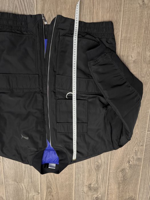 Чорний бомбер puma у розмірі L