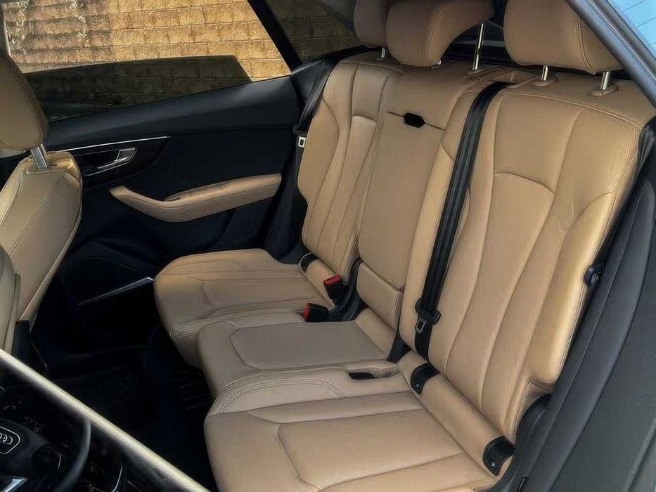 Audi Q8 quattro Premium Plus      2025