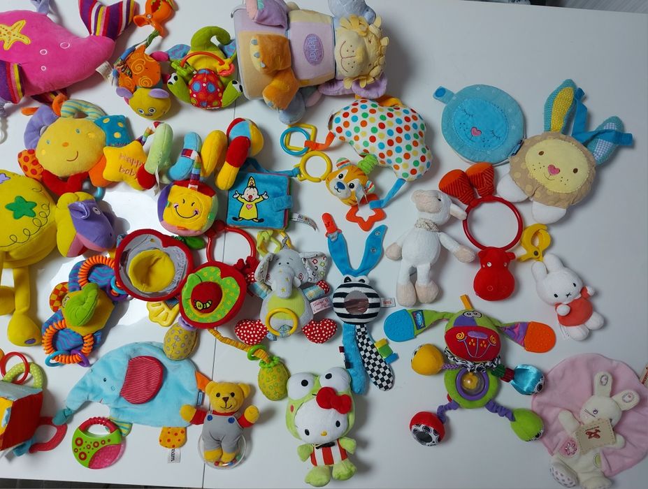 Zestaw miekkich zabawek dla niemowlaka. Pozytywki. 30szr