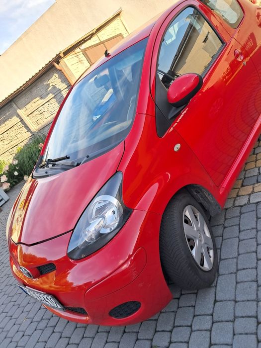 Toyota aygo czerwony