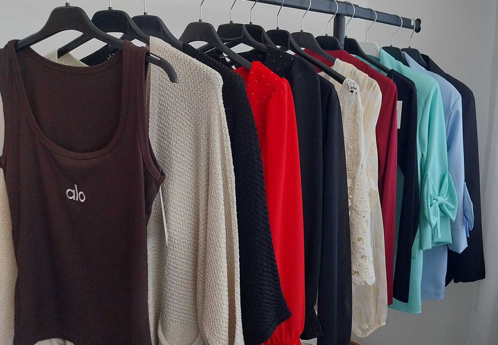 Lote de 100 unidades de roupa nova