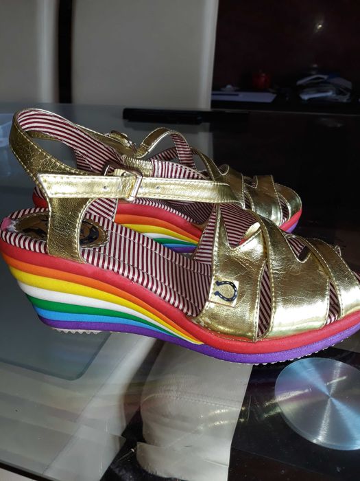 Buty       sandałki