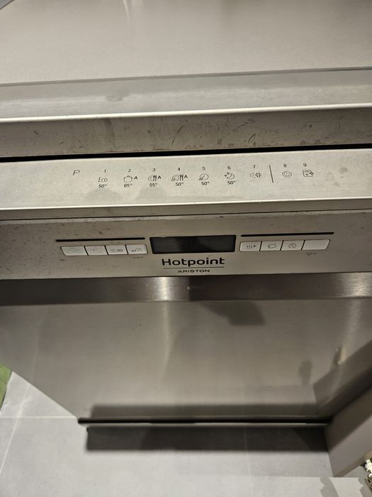 Maquina lavar loiça Hotpoint Ariston