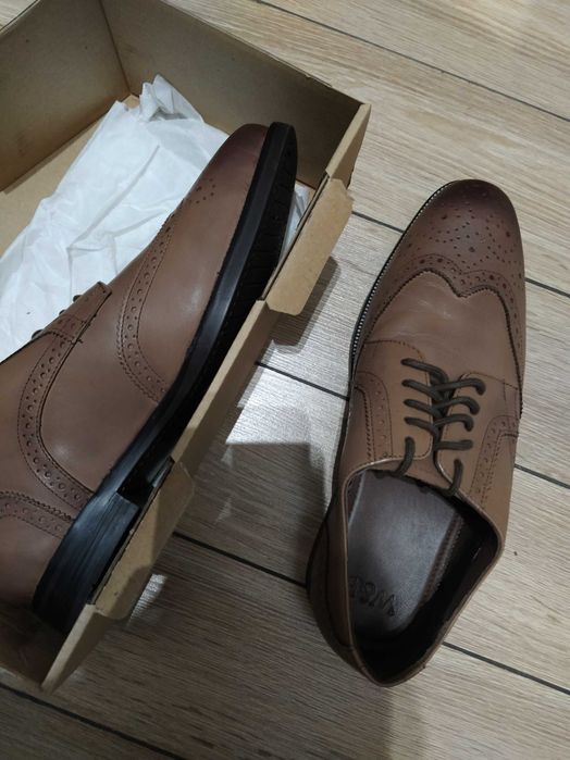 Eleganckie buty skórzane