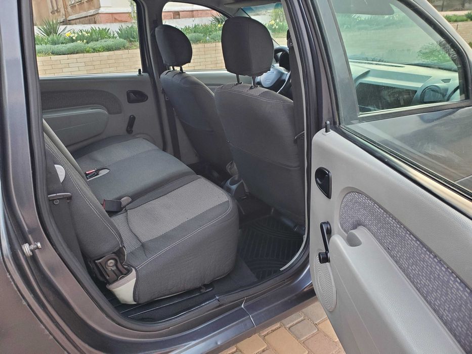 Dacia Logan MCV 7 місць