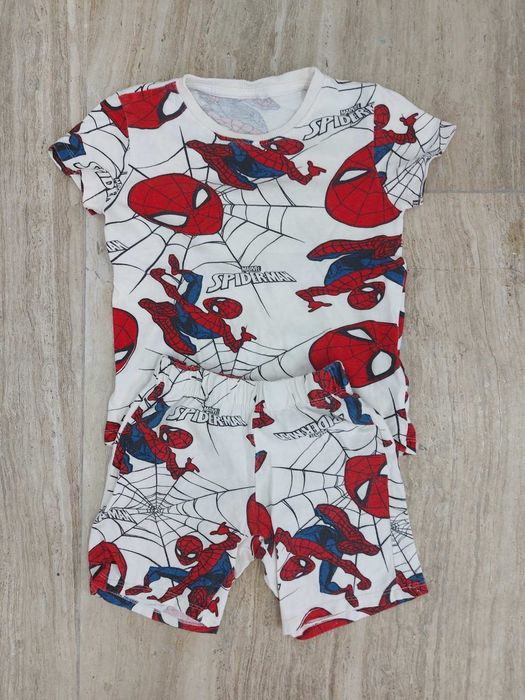 Костюм на хлопчика з принтом Людини - павука. Зріст 110/116 см.
