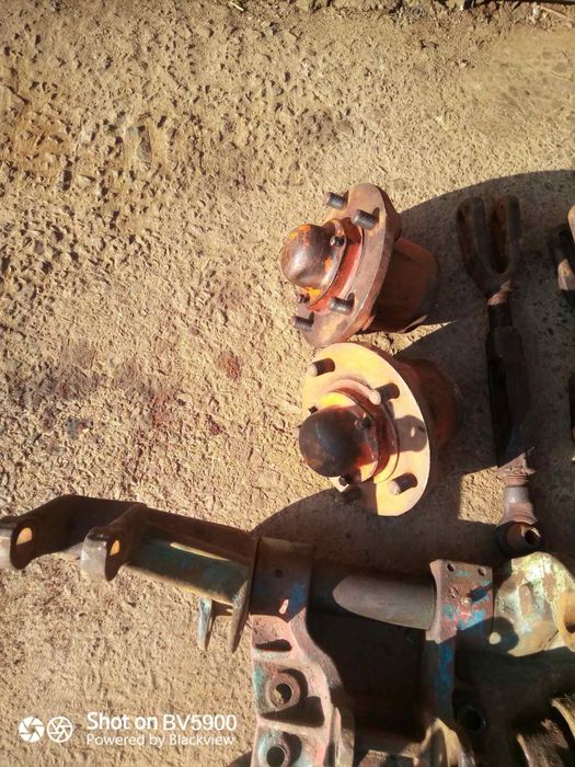 Продам деталі навіски і передні ступиці ЮМЗ