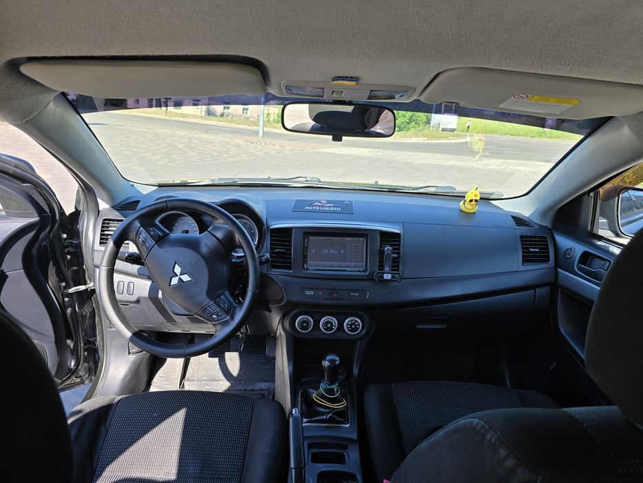 Mitsubishi Lancer X (10)