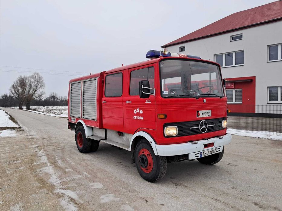 Wóz pożarniczy Mercedes Benz