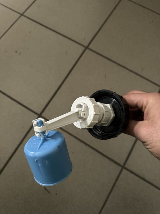 Plywak do zbiornika na wode czysta do przyczepy kampingowej