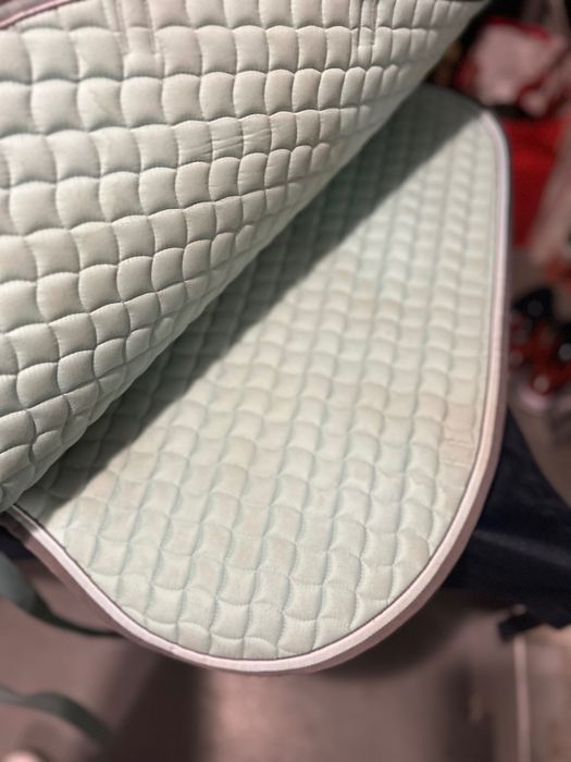 Czaprak skokowy seledynowy .. dwa kształty i rozmiary