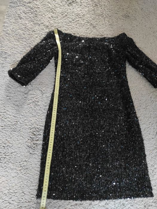 Маленька чорна вечірня сукня
