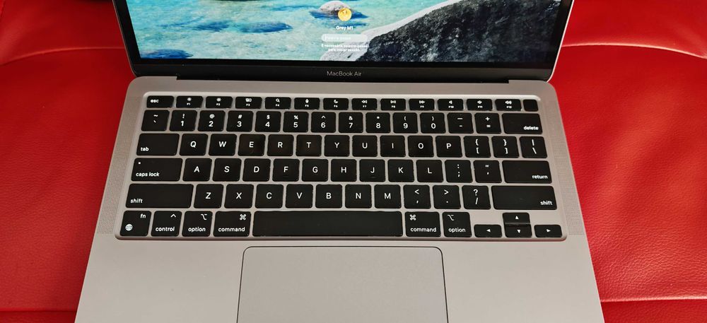 MacBook Air 13” | Apple M1 | 256 GB SSD | MacOs Tahoe