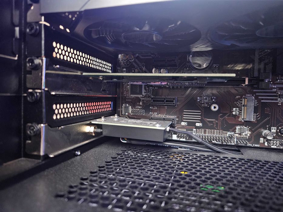 Gamingowy PC i7-9700KF RTX 4060 8GB 32GB RAM SSD 1,5TB WIFI BT