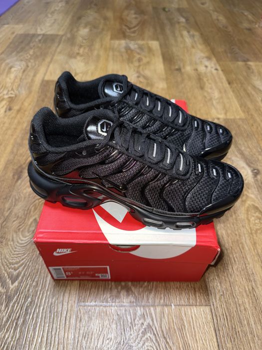 ОРИГІНАЛ! Оригінальні Кросівки Nike Air Max Plus Tn Triple Black (42)