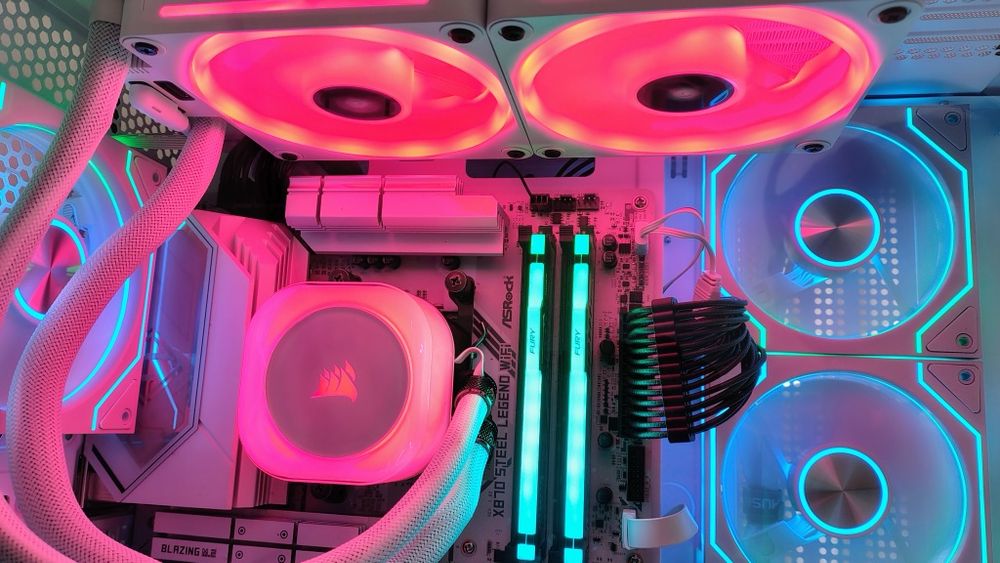 Pc gaming 5070 12GB DDR7 Ryzen 7 9800x3D AM5 16GB DDR5
