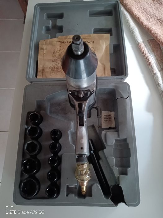 Máquina de impacto pneumática