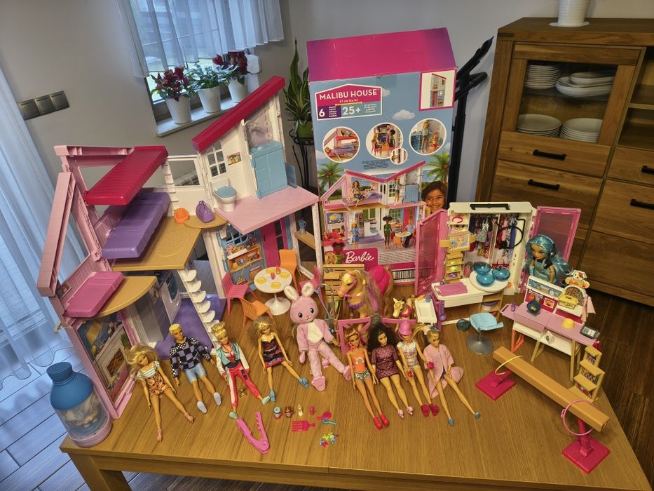 Barbie - kilka różnych zestawów w jednej paczce