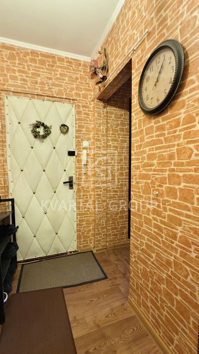 ВЕЛИКА 1 кімнатна з ремонтом