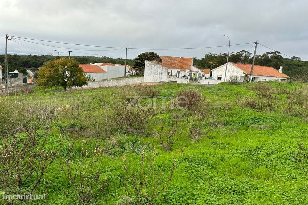 Lote de terreno isolado com 1200 m nas Azenhas do Mar, Sintra