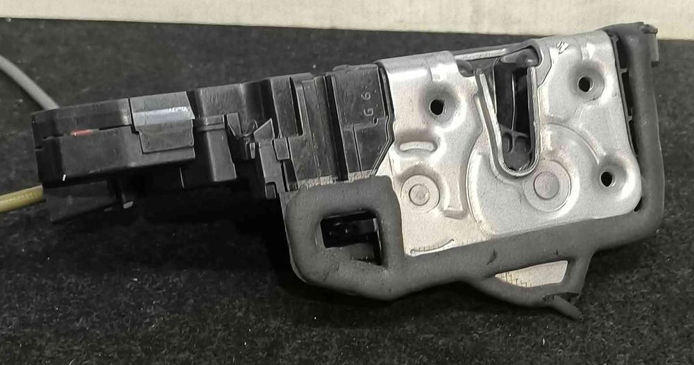 Fechadura / Fecho Porta Trás Esquerdo A1770032999 - MERCEDES-BENZ EQA