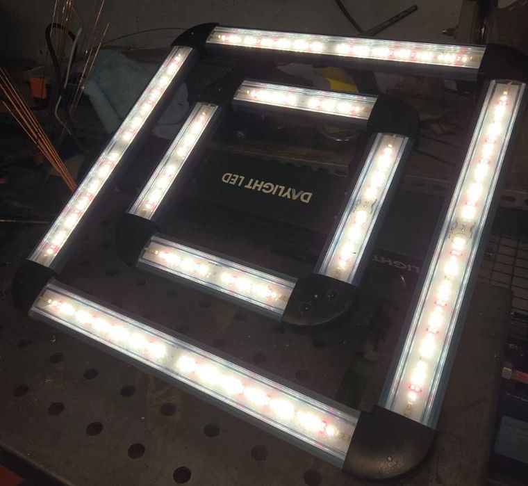 Growbox Lampa LED MAXIBRIGHT DAYLIGHT 200W Full Spectrum Lumatek