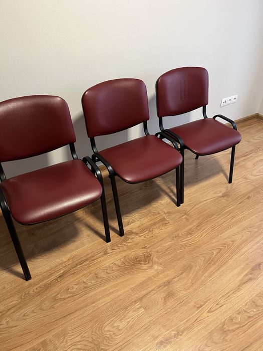 Krzesła ławka poczekalnia