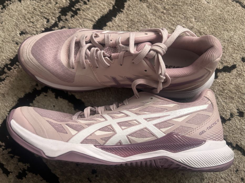 Кросівки жіночі Asics Gel-tactic 12