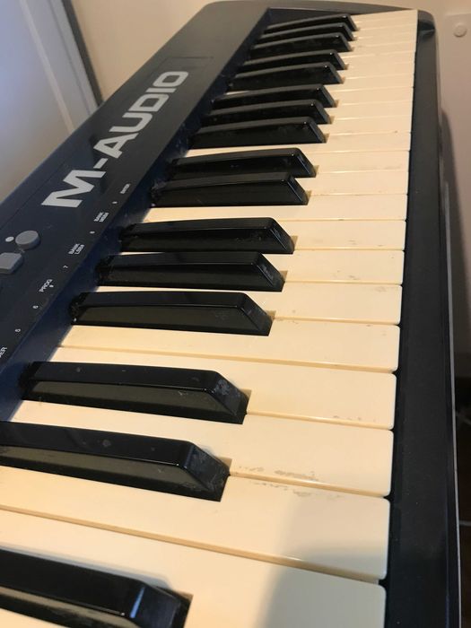 Controlador midi M Audio Keystation 88