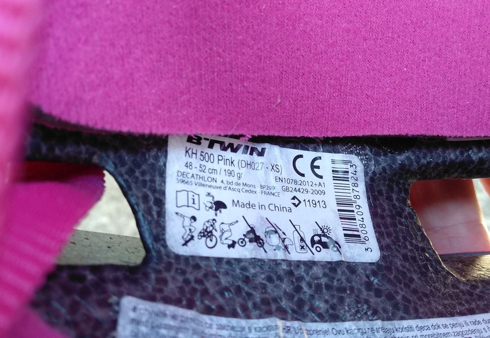 Capacete de criança da marca BTWIN