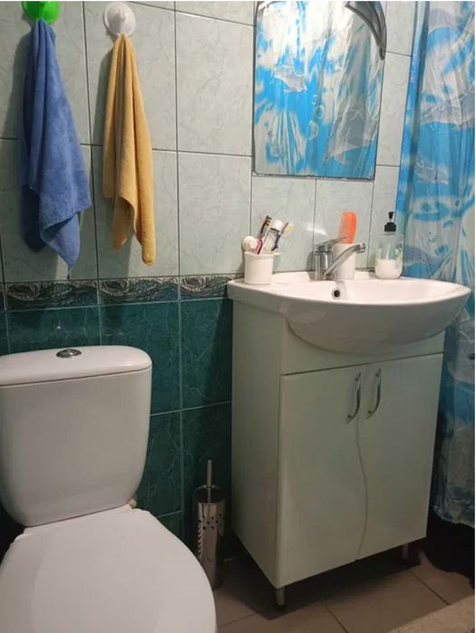 Продається частина будинку , Критий ринок