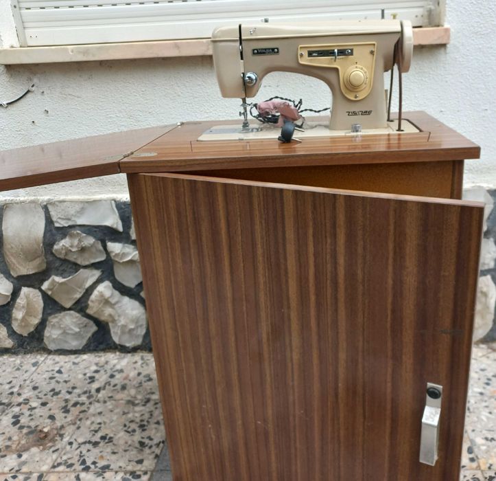 Máquina de costura423597122352599042