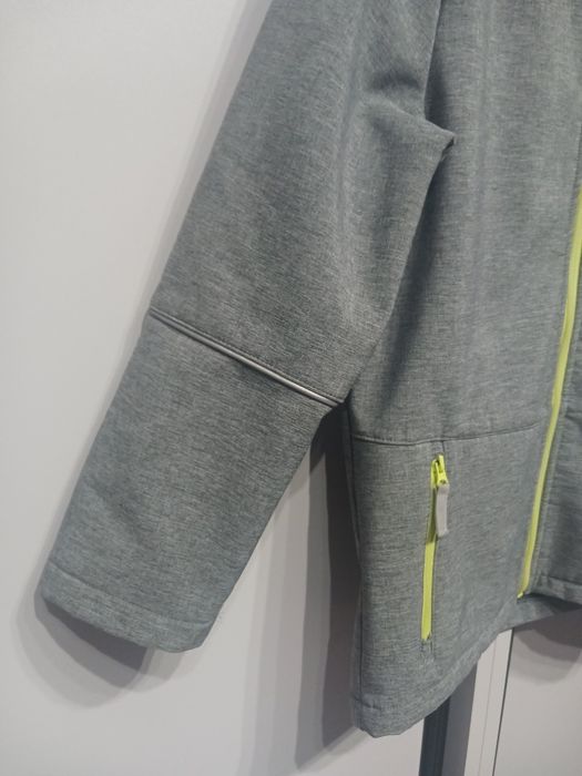 Kurtka wiosenna softshel na polarze rozm. 128