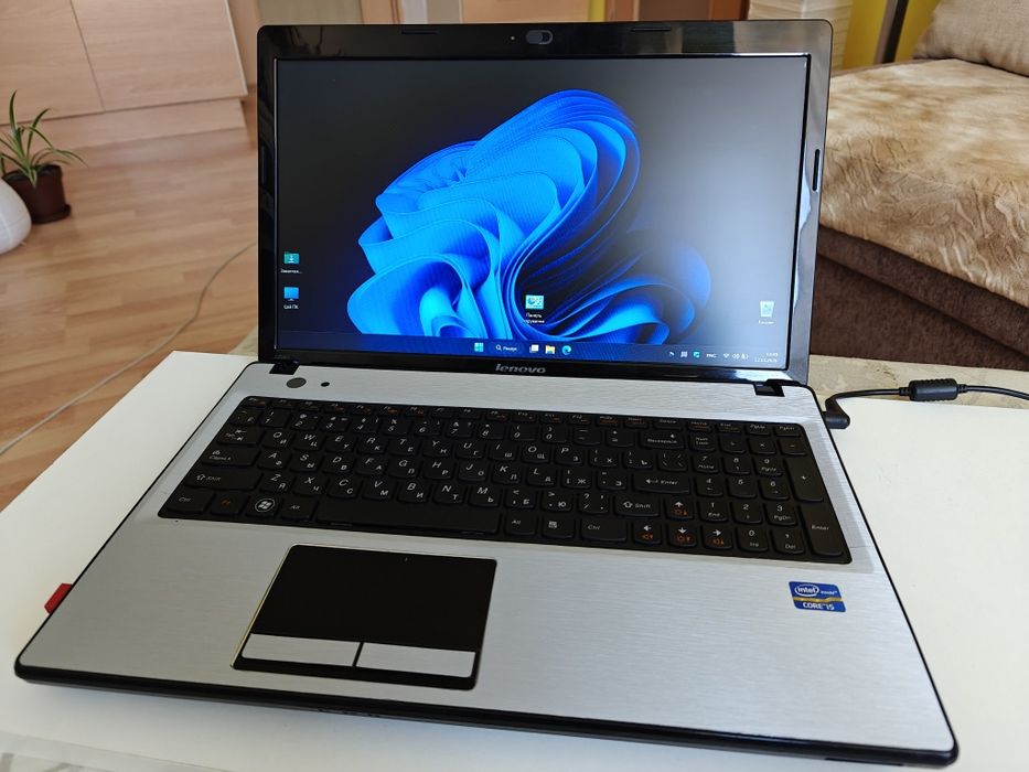 Ноутбук Lenovo G580 15.6"екран / Intel Core i5 /8 Гб DDR3 / SSD + HDD