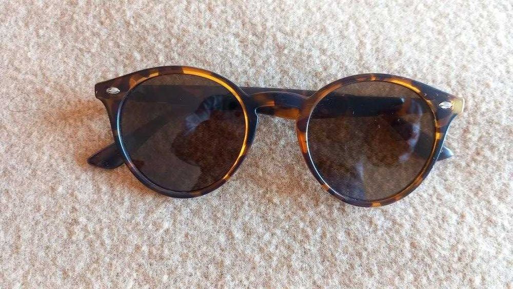 Óculos de sol, usados e em ótimo estado.